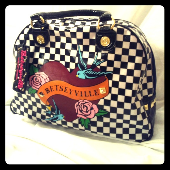 ❌SOLD in 🔃❗BETSEY JOHNSON checkered handbag💘