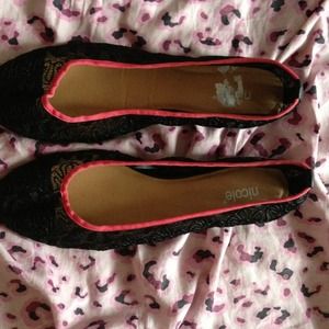 Lace flats size 10m