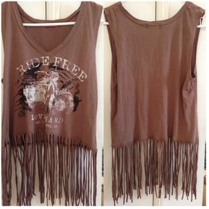 ✖ SOLD ✖Brown fringe tank