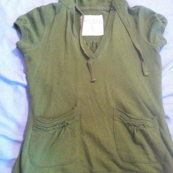 Hooded shirt