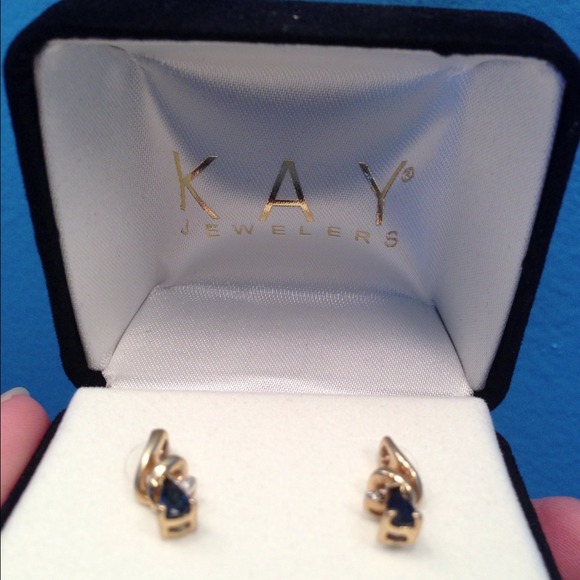 10 KT Gold Sapphire & diamond earrings