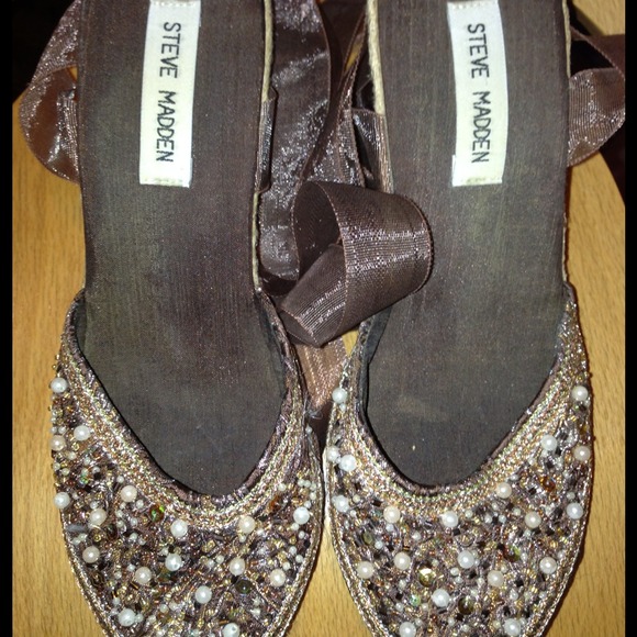Beautiful Steve Madden Espadrilles Wedges.