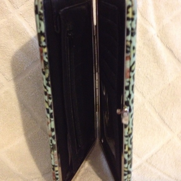 🌹👛reduced👛🌹Rose pattern wallet. - Picture 3 of 3