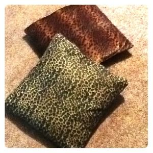 Cheetah throw pillows