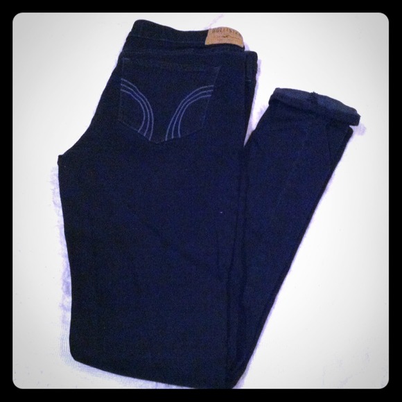 Hollister skinny jeans! Never worn!