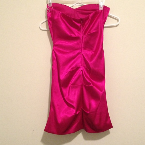 Hot pink cocktail dress - Picture 3 of 3