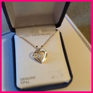 NIB 14K Gold filled and Genuine Opal necklace