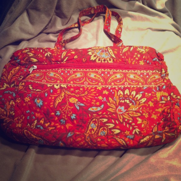 Cute. quilted. small. carry all bag👜