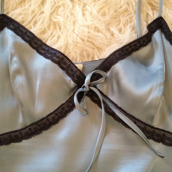 Oh Blue Silk... - Picture 2 of 4