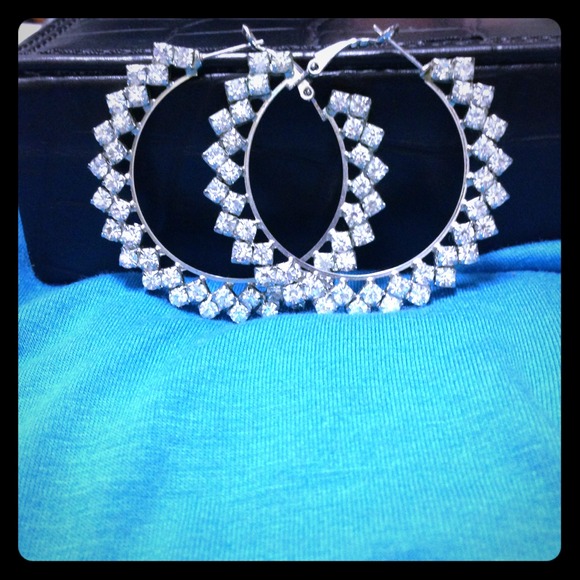 Jewelry - 🔥HOT🔥Hoop Earrings
