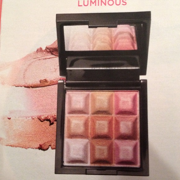 Touch & Glow Face Palette