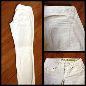 White skinny jeans