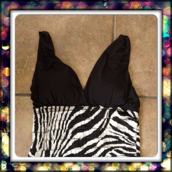 💢SOLD💢Black & Animal print two-fur dress - Picture 2 of 4