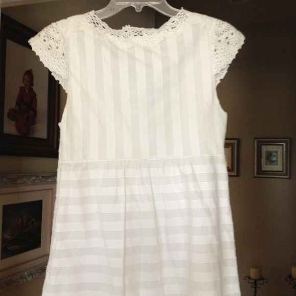BCBG white sundress. Never worn, still with tags. - Picture 3 of 4