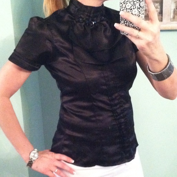 *BUNDLED* Black short sleeve blouse.