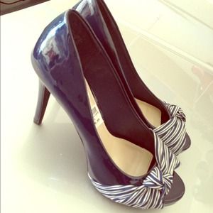 Really cute blue pumps