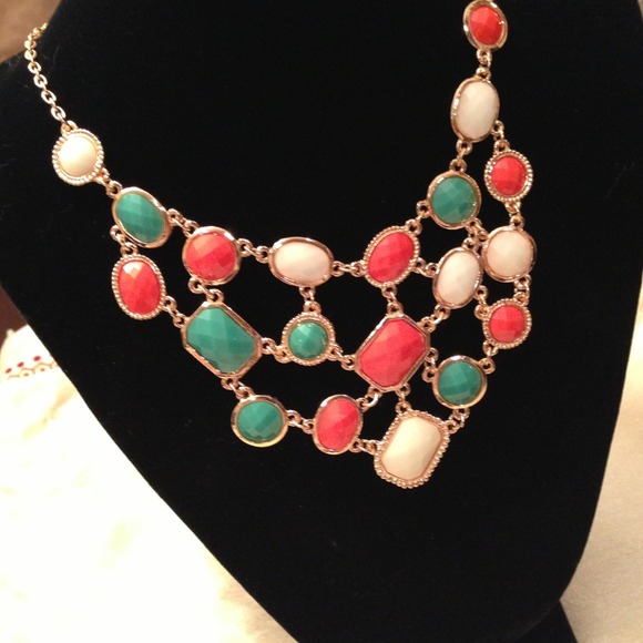 Coral Turquoise and White Necklace - Picture 2 of 3
