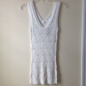 Long sleeveless sweater-new