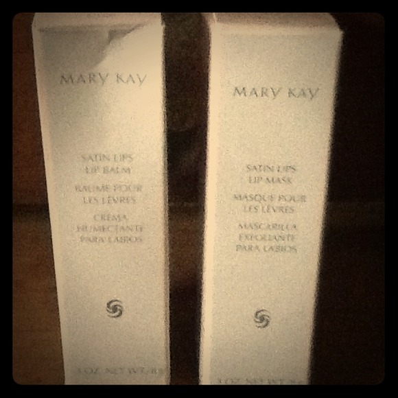 Mary Kay-sold in bundle!