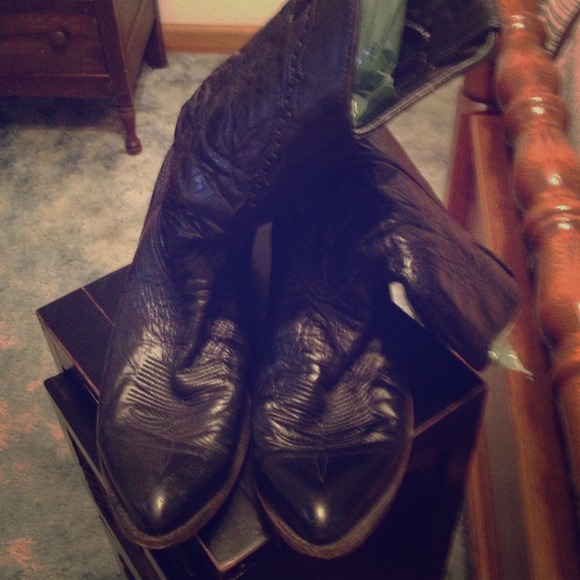 Black leather cowboy boots