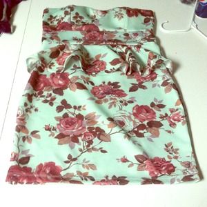 Gorgeous teal and flowered dress!