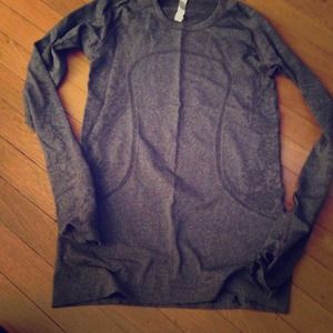 Limited edition lululemon grey run swiftly size 8