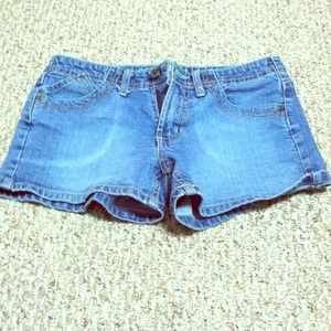 No Boundaries shorts