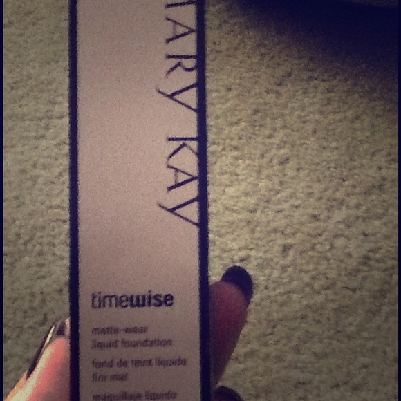 @@SOLD IN BUNDLE@ Mary Kay liquids mate foundation