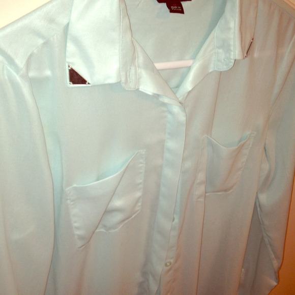 Light blue collared shirt - Picture 1 of 3