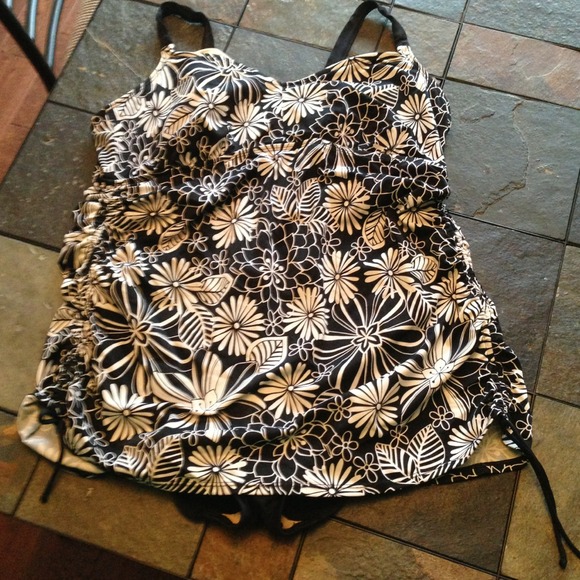 Black & white swimsuit/dress.  Adjustable length