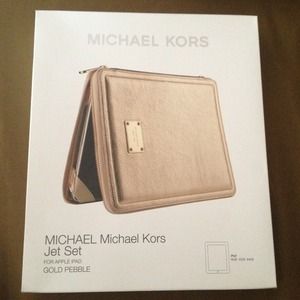 Michael Kors Jet Set case for iPad