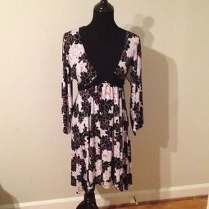 ✳✳ Trade  White, Black and Red