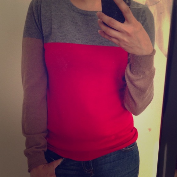 Light weight sweater