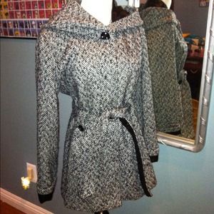 🚨Reserved!! Beautiful Houndstooth Hooded Coat