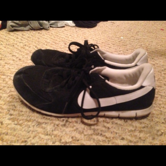 SOLD Black Nike