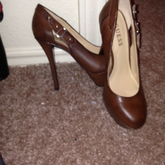 ❌Sold❌Reduced!! Guess heels!!