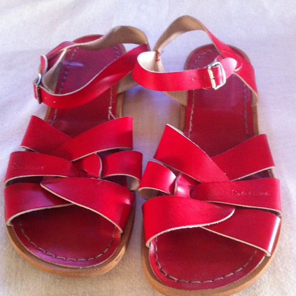 *Donated* Saltwater sandal- size 10