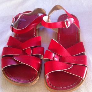*Donated* Saltwater sandal- size 10