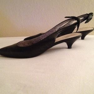 Anne Klein iflex Kitten Heals