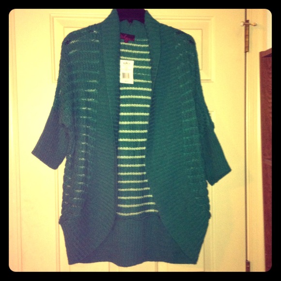 Takeout green sweater