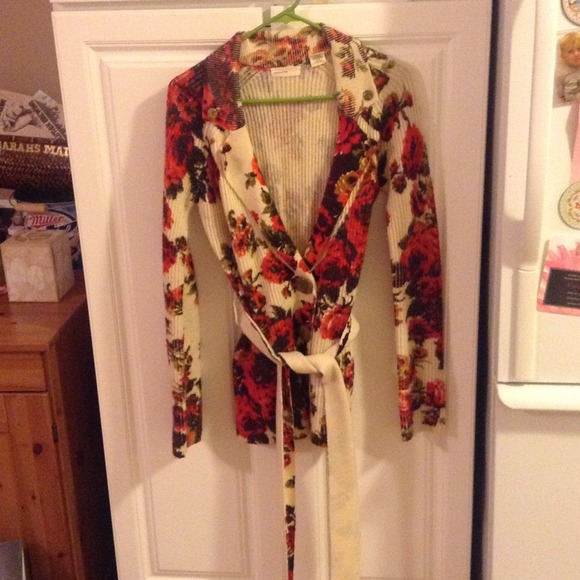 SOLD!!!?  Anthropologie sweater