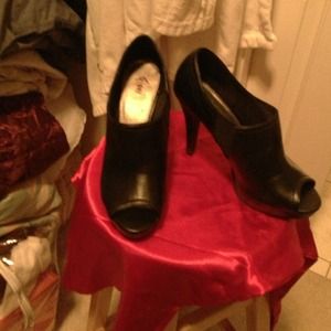 Fioni open toe heels