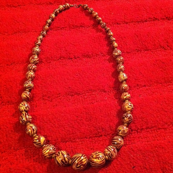 Printed wooded beads necklace