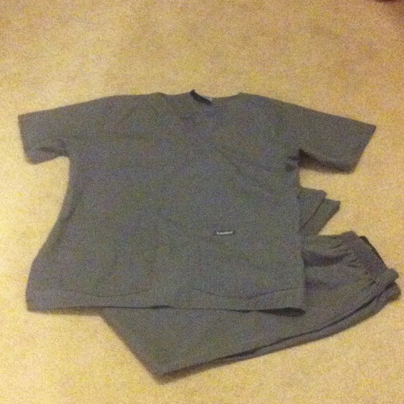 🙋Landau scrub set 💞