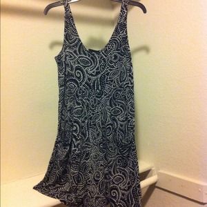 Black and White Dress w/ pockets.