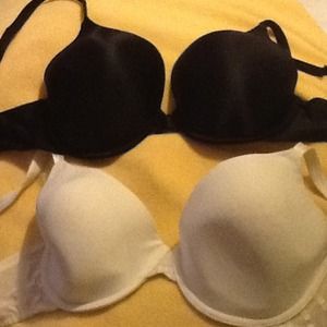 2 Wacoal bras 36DD