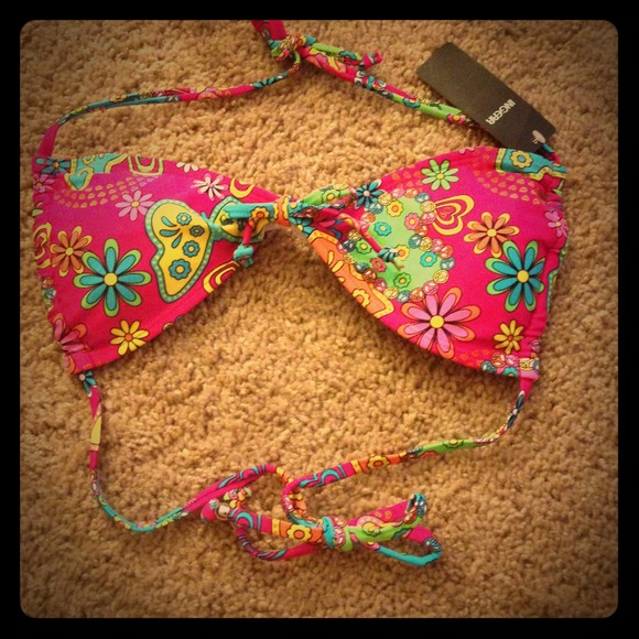 Price reduced! Brand new hot pink swimsuit top!