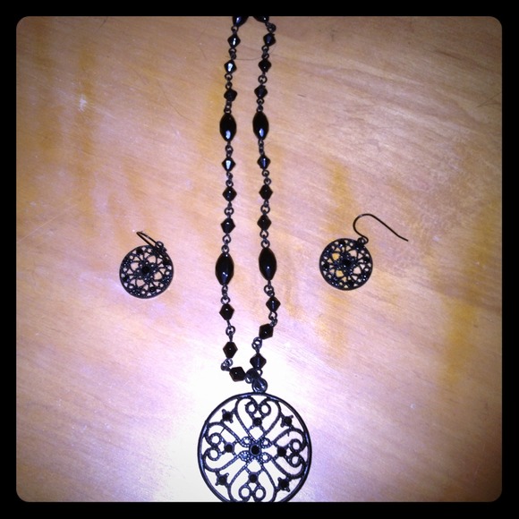 Necklace/Earring set