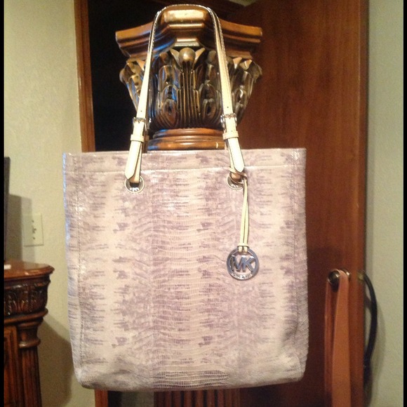 ❤❤SOLD -  Authentic Michael Kors Handbag - SOLD❤❤