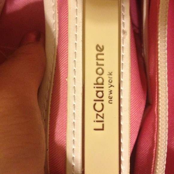 Handbag - Picture 3 of 4